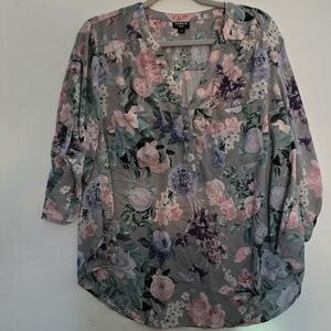 Torrid Relaxed Gray and Pink Floral Blouse